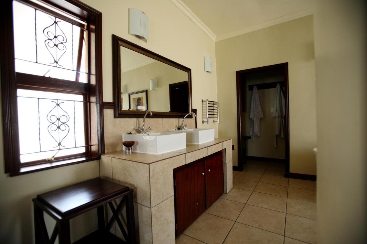 Moon And Sixpence Garden Guest House Muldersdrift Esterno foto