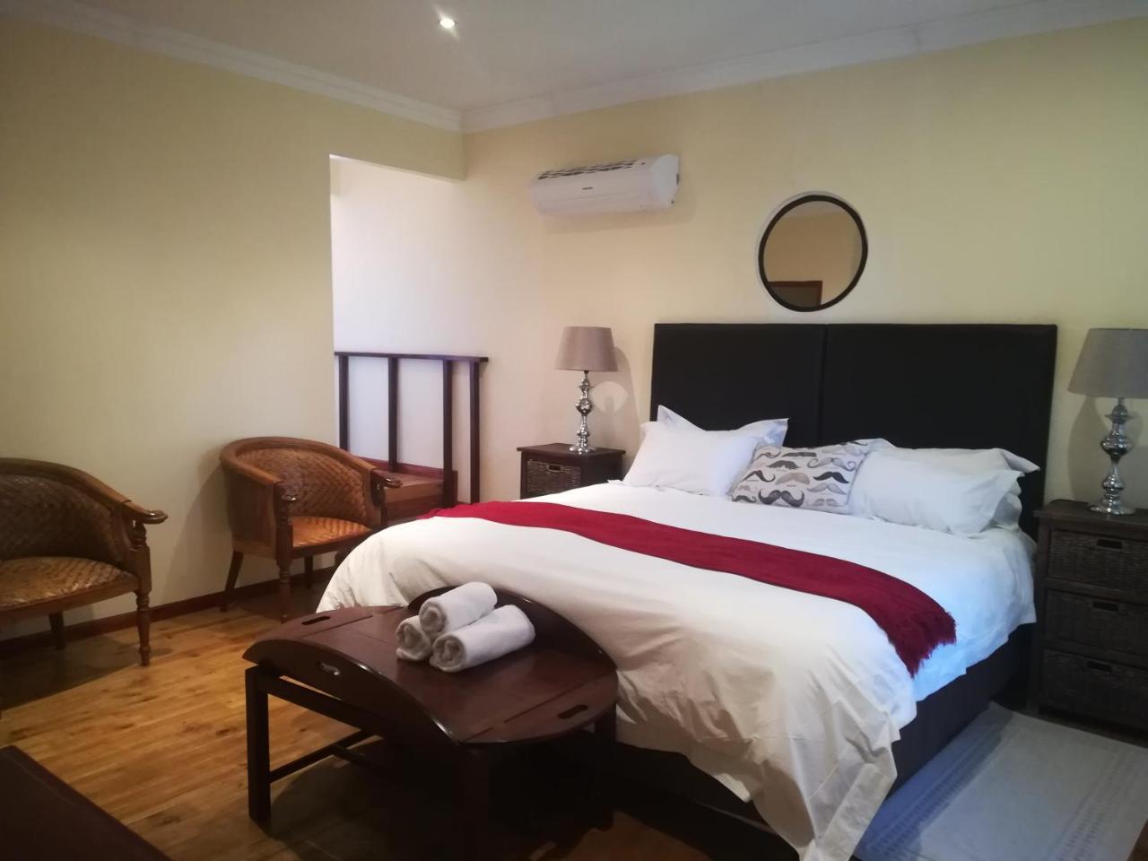 Moon And Sixpence Garden Guest House Muldersdrift Esterno foto
