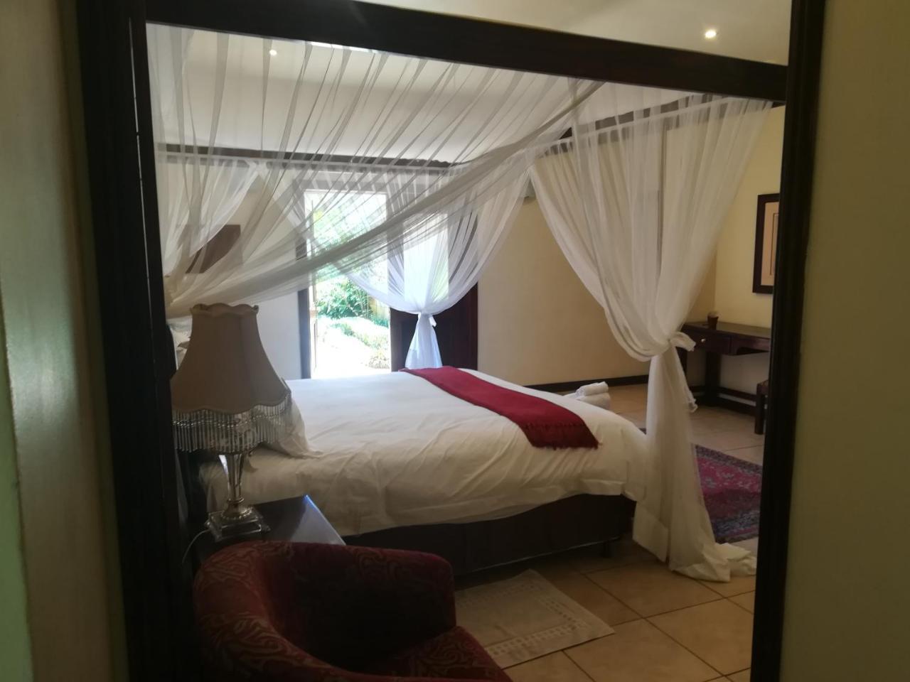Moon And Sixpence Garden Guest House Muldersdrift Esterno foto