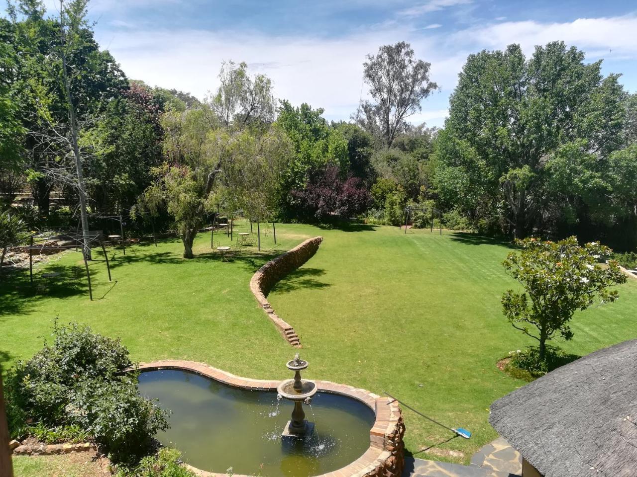 Moon And Sixpence Garden Guest House Muldersdrift Esterno foto