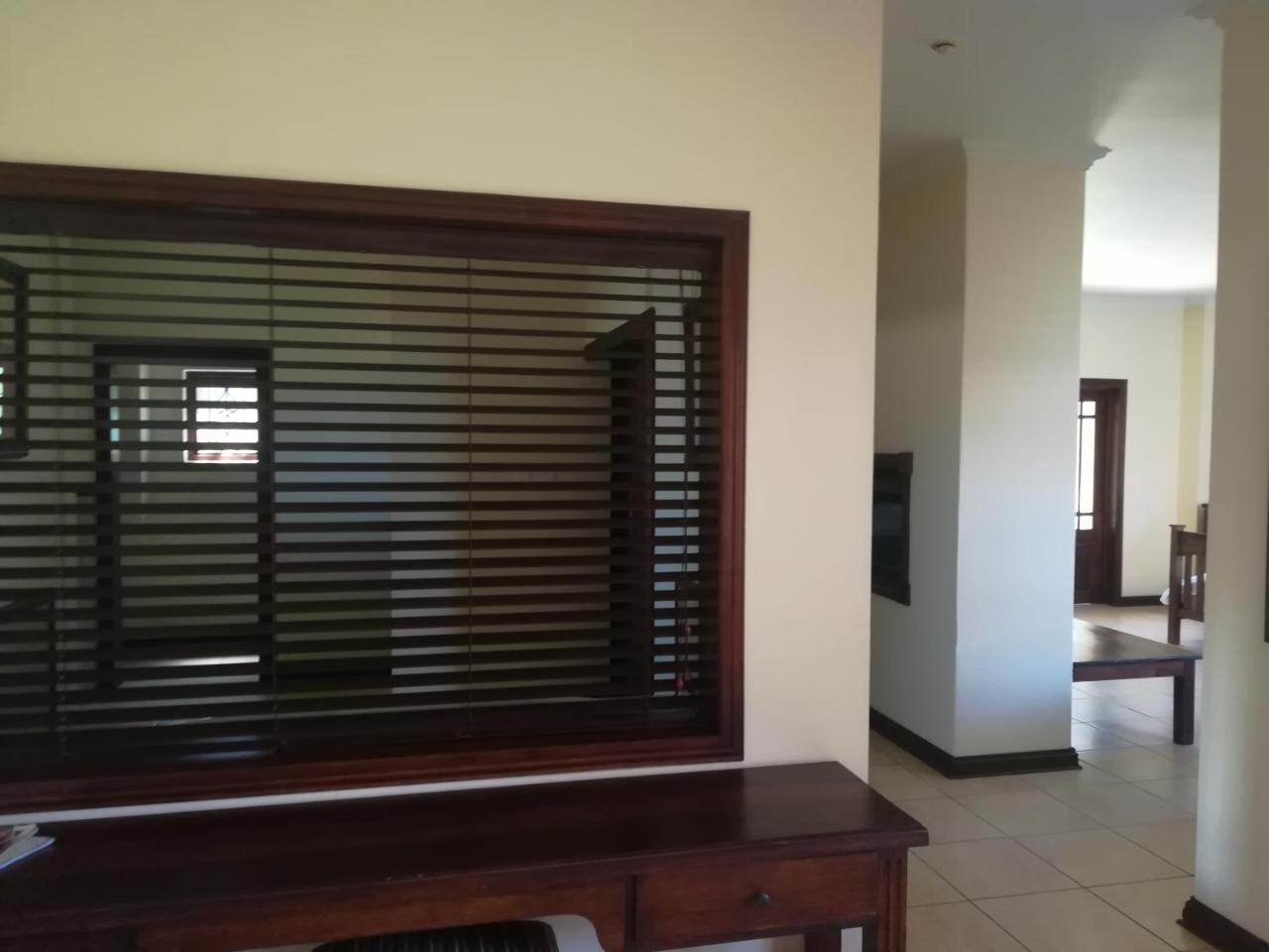 Moon And Sixpence Garden Guest House Muldersdrift Esterno foto