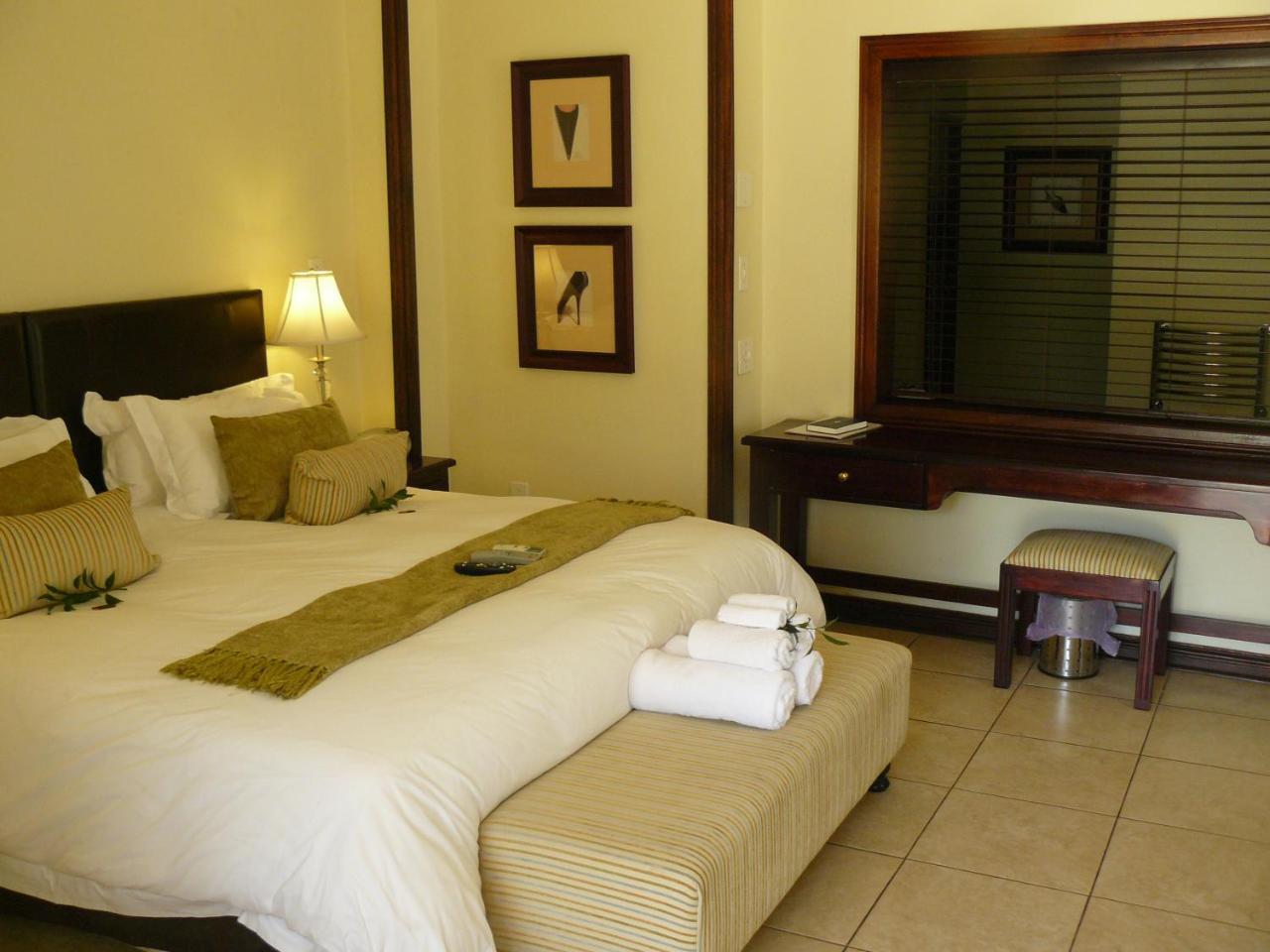 Moon And Sixpence Garden Guest House Muldersdrift Esterno foto