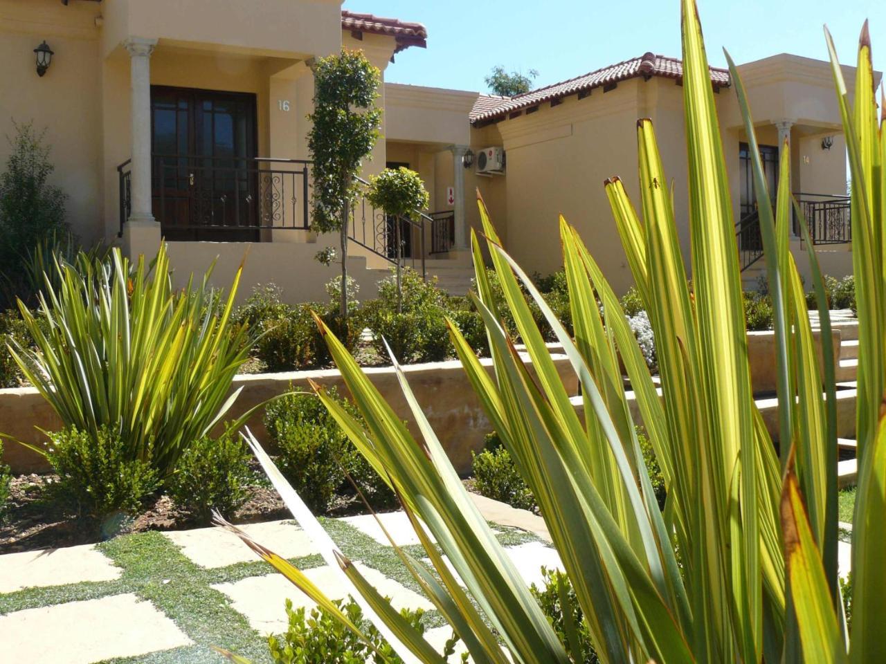 Moon And Sixpence Garden Guest House Muldersdrift Esterno foto